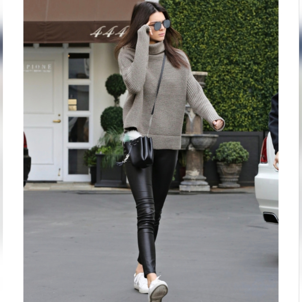 Aritzia Babaton Mika Ribbed Wool Cashmere Turtleneck Sweater Black Small Medium - Picture 3 of 9